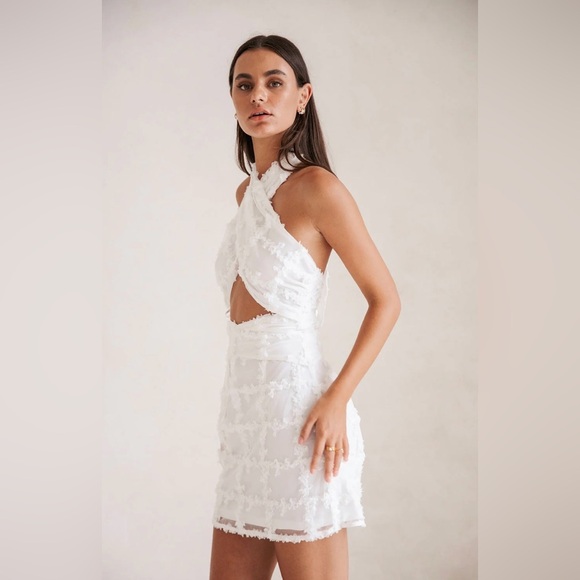 Sabo Skirt White Halter Dress - Picture 4 of 8